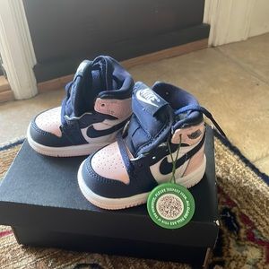 Jordan 1 Retro High OG Atmosphere NWT size 2C